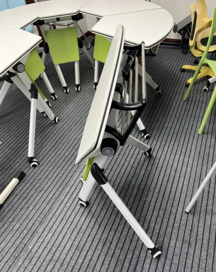 Fan-Shape Collaborative Foldable Table | VINCE