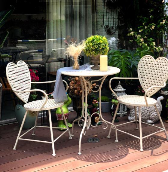 Modern iron deals outdoor furniture