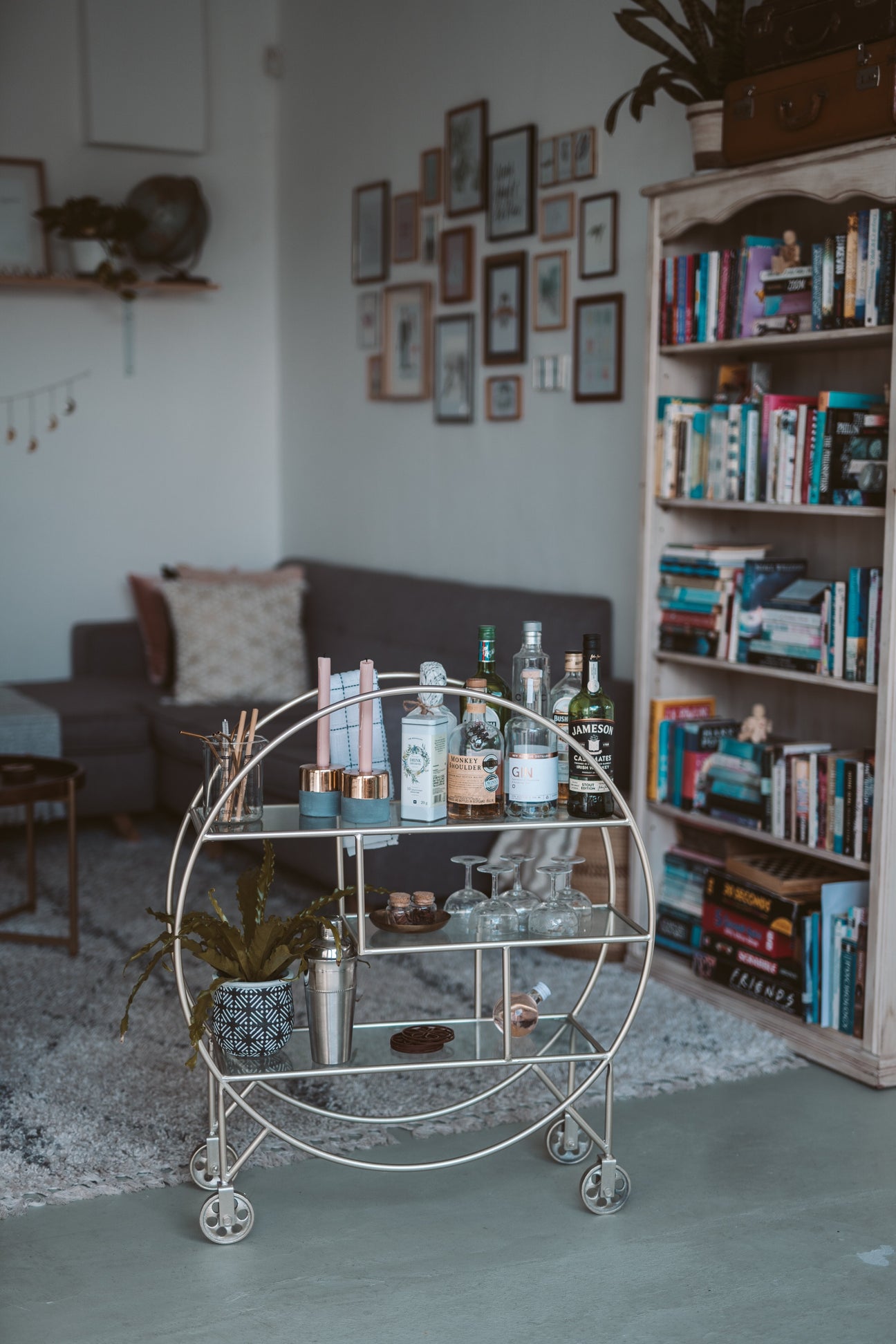 Bar Carts & Trolleys