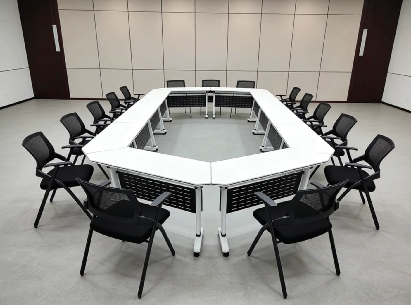 Training Armchair with Castors | ALEC