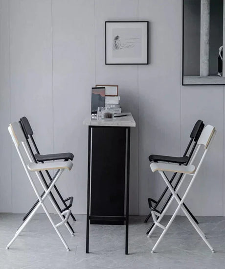 Sturdy and minimalist foldable bar stool in color black and white